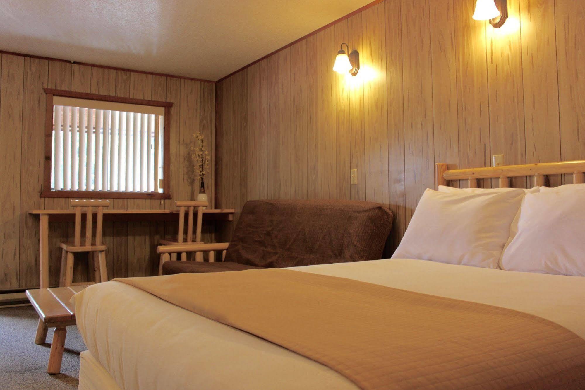Rustic Inn McCall Exterior photo